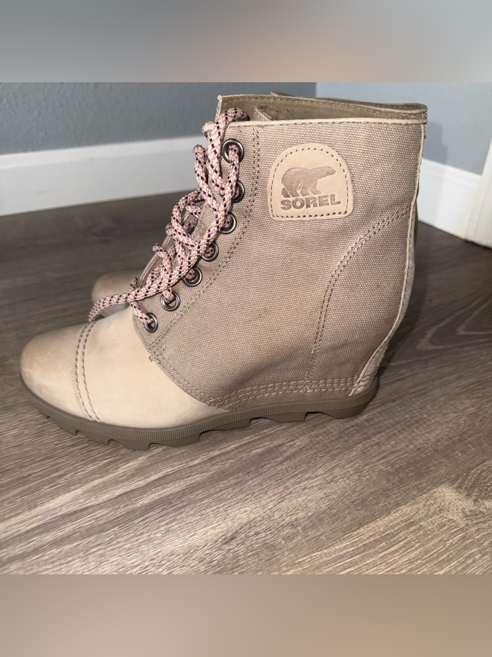 Sorel Joan Of Arctic II Wedge Boots Womens 9M Beige Lace Up Ankle Booties